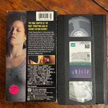 Load image into Gallery viewer, Alien³ (1992) VHS