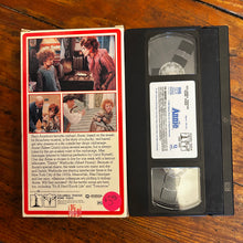 Load image into Gallery viewer, Annie (1982) VHS