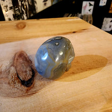 Load image into Gallery viewer, BLUE/GRAY AGATE SKULL