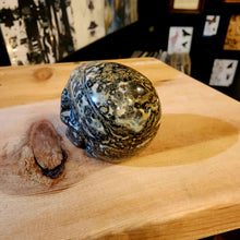 Load image into Gallery viewer, LEOPARD JASPER SKULL