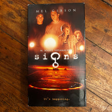 Load image into Gallery viewer, Signs (2002) VHS
