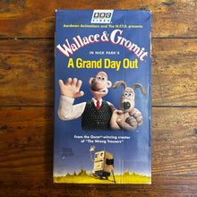 Load image into Gallery viewer, Wallace &amp; Gromit: A Grand Day Out (1989) VHS
