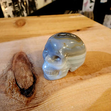 Load image into Gallery viewer, BLUE/GRAY AGATE SKULL
